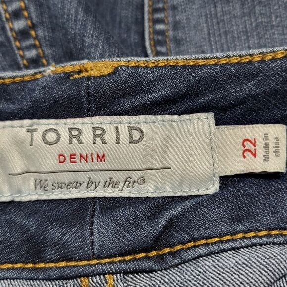 Plus Size Torrid Denim Jean Capris - Picture 5 of 8